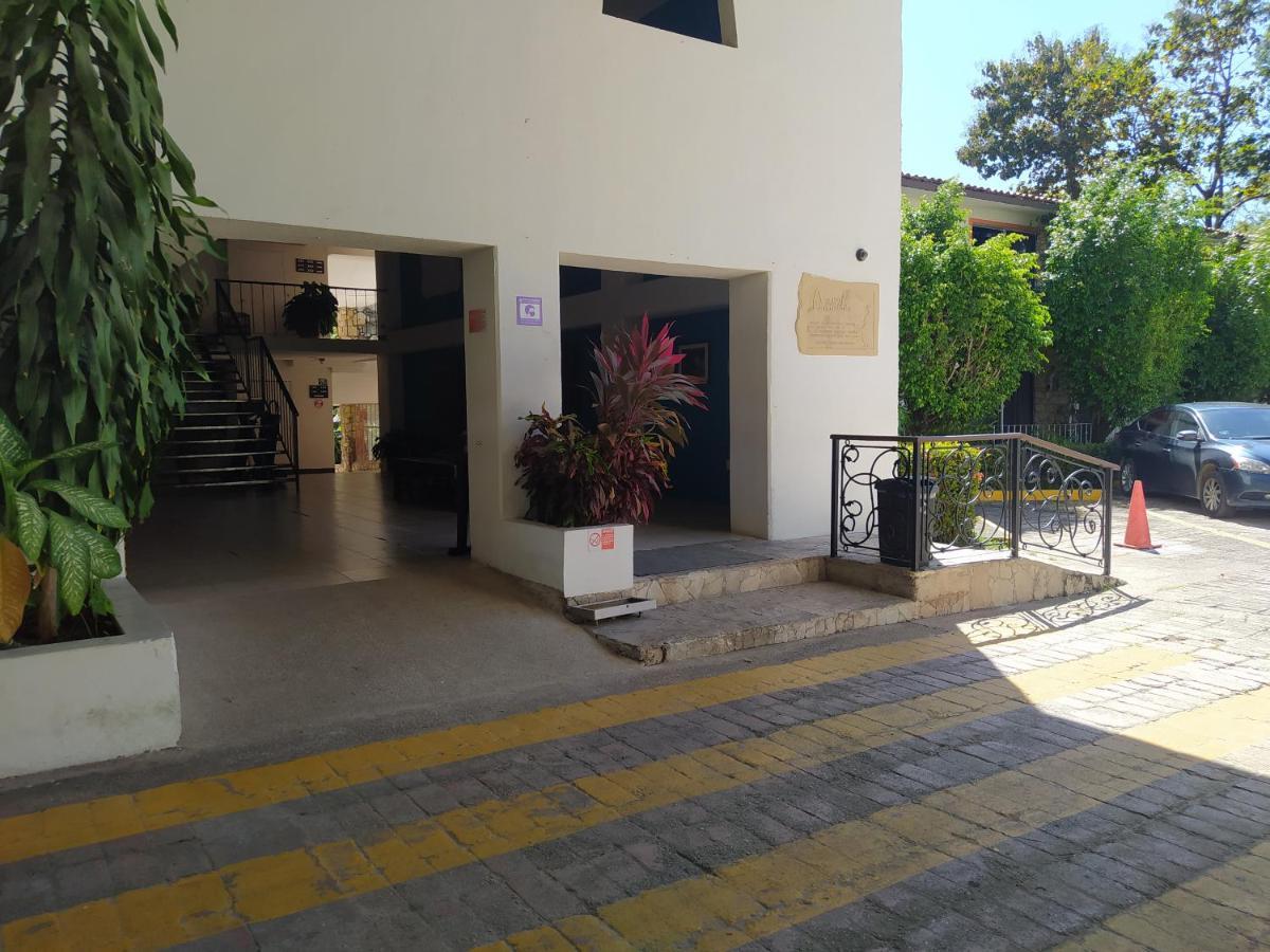 Hotel Plaza Palenque Exterior photo