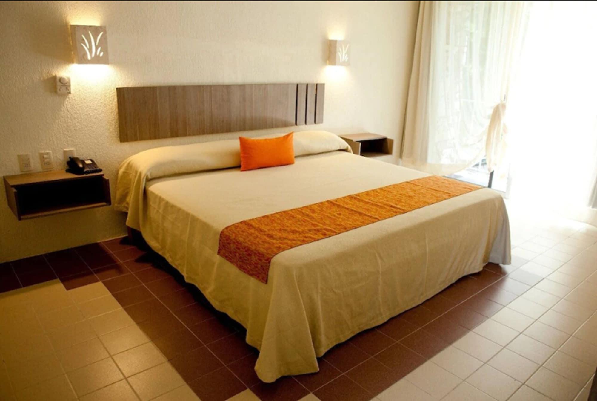 Hotel Plaza Palenque Exterior photo