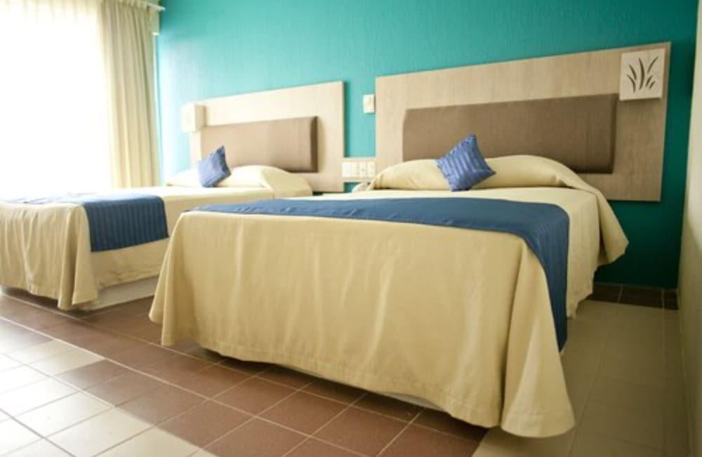 Hotel Plaza Palenque Exterior photo