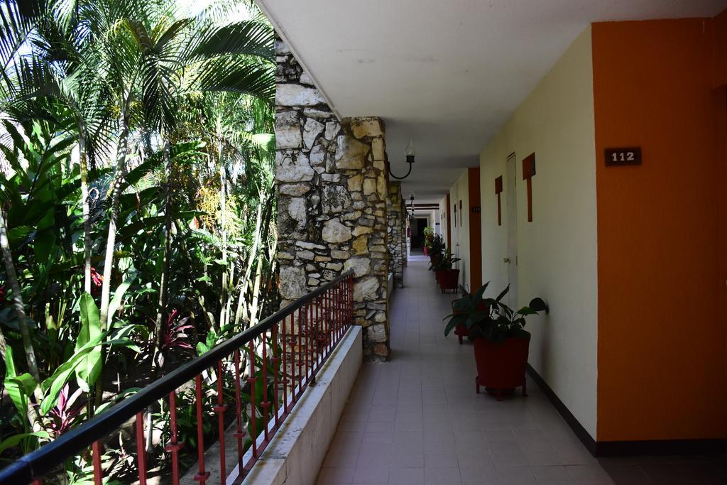 Hotel Plaza Palenque Exterior photo