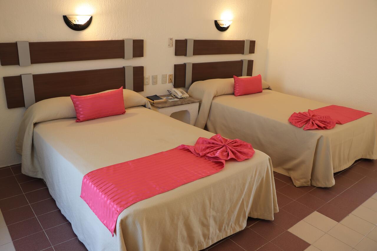 Hotel Plaza Palenque Exterior photo
